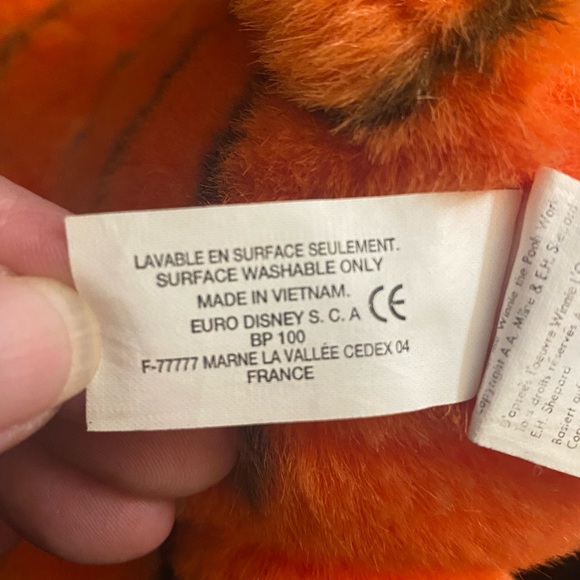 Vintage Tigger from Disneyland stuffed animal plush - Picture 8 of 8